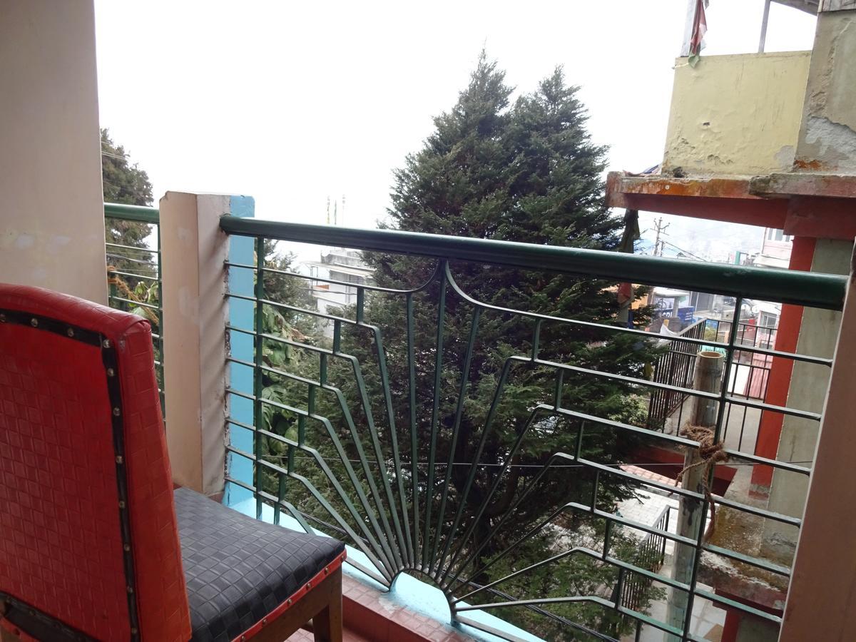 Hotel Broadway Darjeeling  Exterior photo